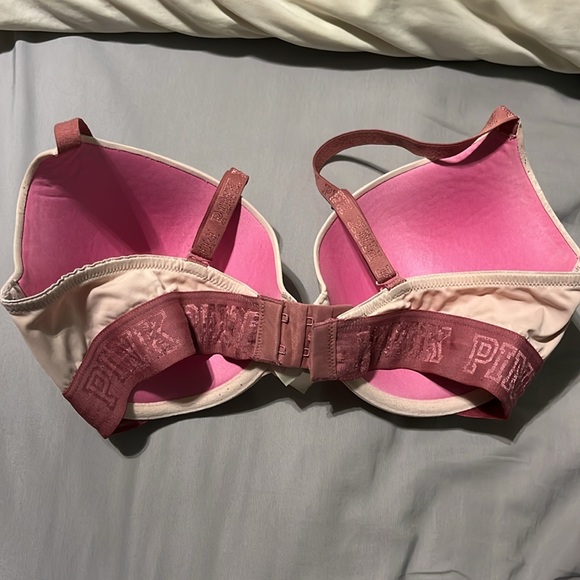 bra
Brand: PINK
Size: 34DD
Front clasp - Picture 2 of 2